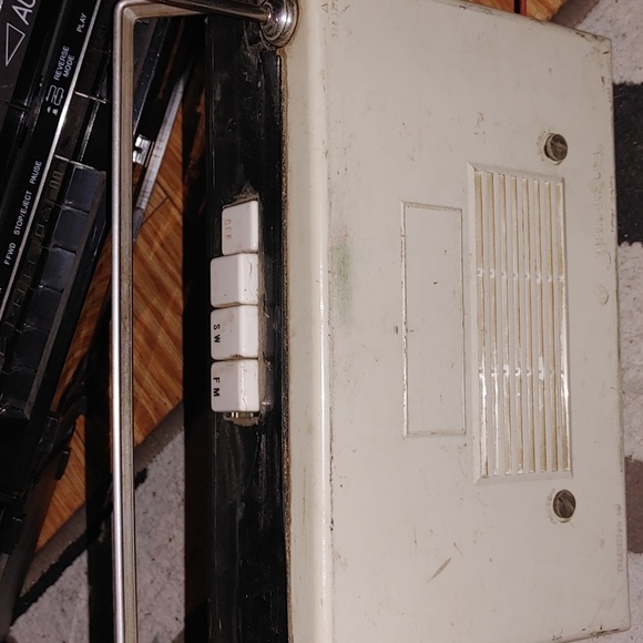 1960S RADIO like GIGLANDS ISLAND COLLECTORS FIND - Picture 2 of 7